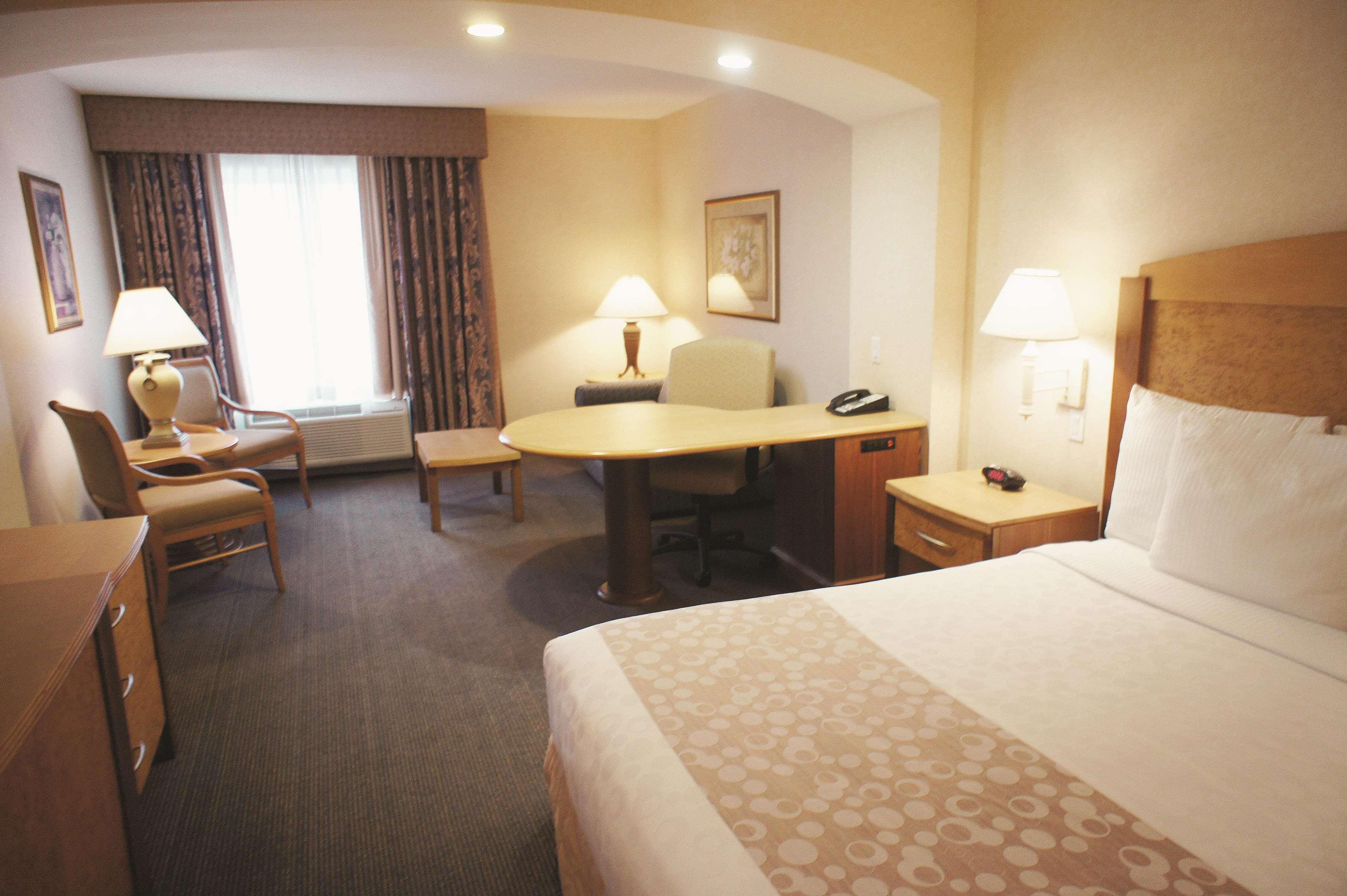 La Quinta By Wyndham Islip - Macarthur Airport Bohemia Luaran gambar