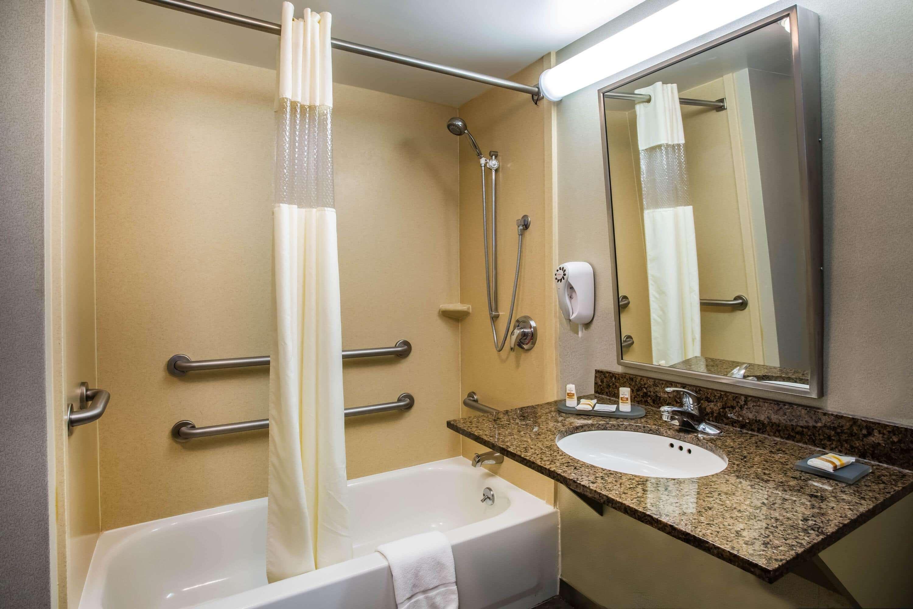 La Quinta By Wyndham Islip - Macarthur Airport Bohemia Luaran gambar