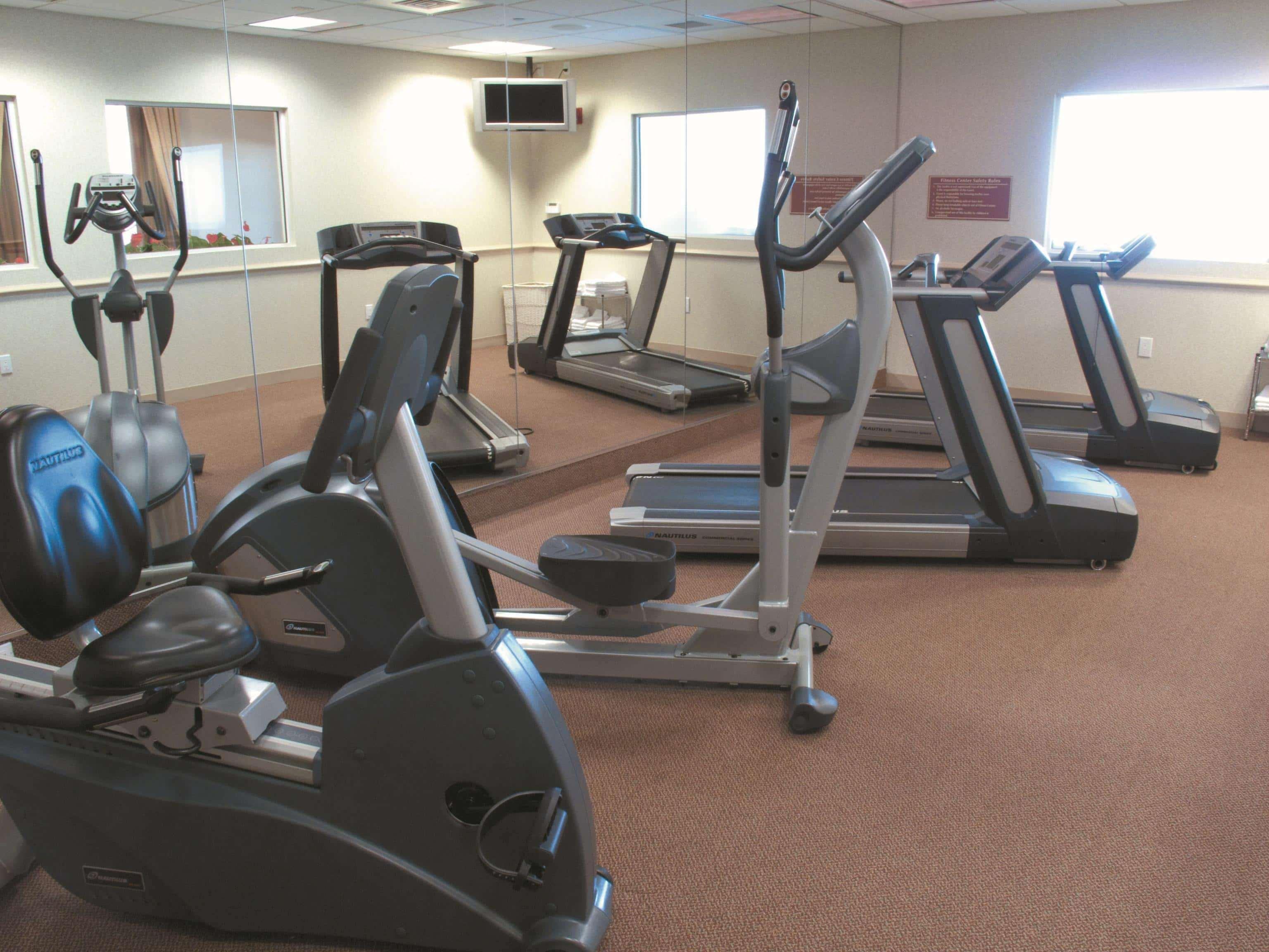 La Quinta By Wyndham Islip - Macarthur Airport Bohemia Luaran gambar