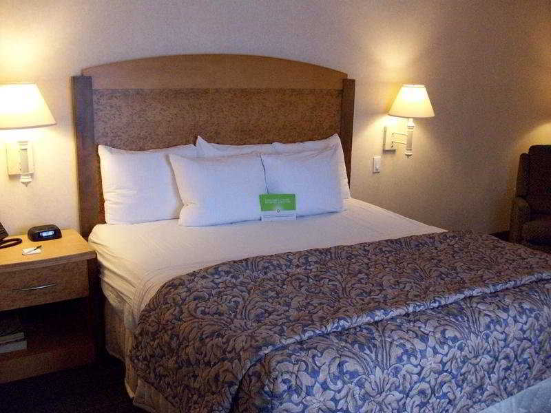 La Quinta By Wyndham Islip - Macarthur Airport Bohemia Bilik gambar