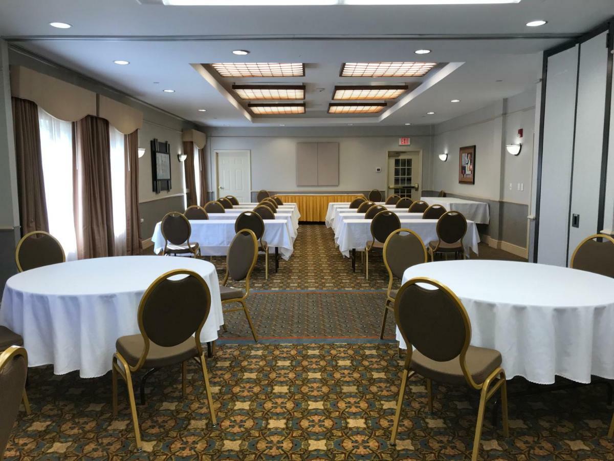 La Quinta By Wyndham Islip - Macarthur Airport Bohemia Luaran gambar